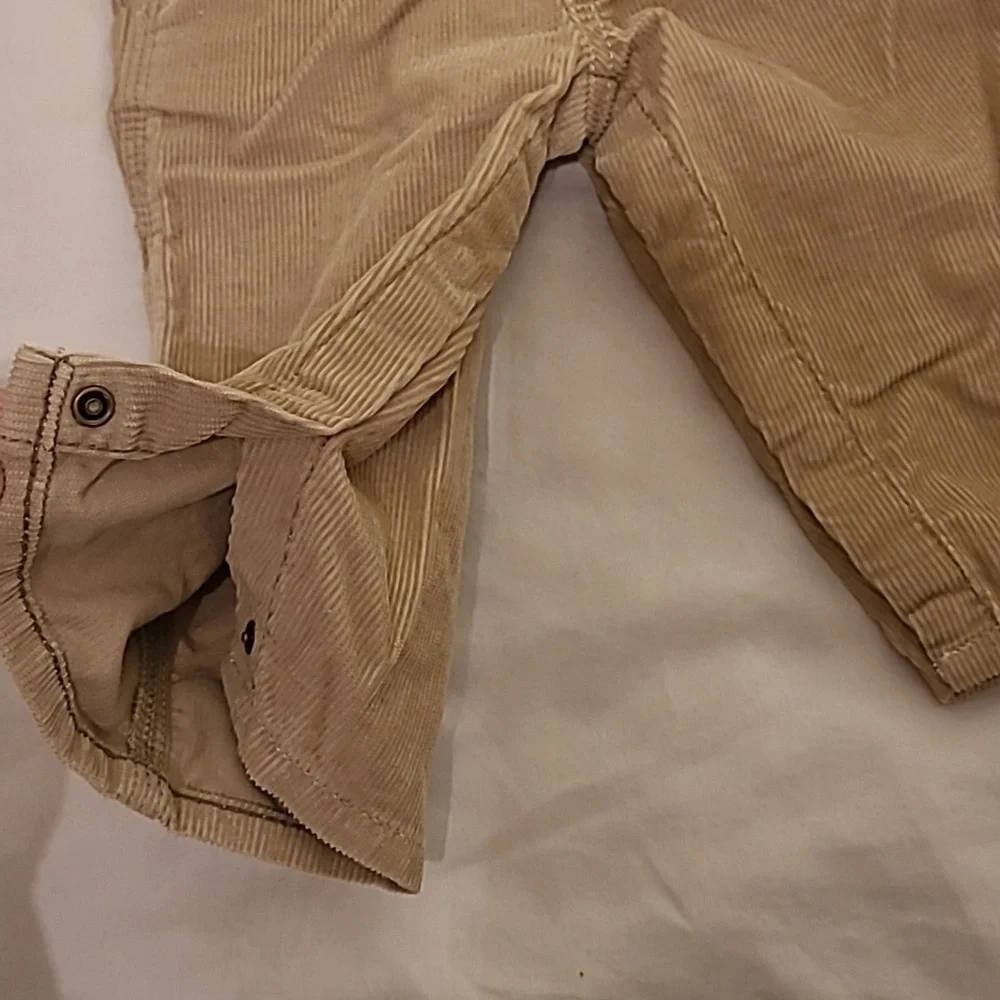 🔶️5 for $30🔶️ BabyGap Classic Corduroy Overalls - Picture 2 of 6